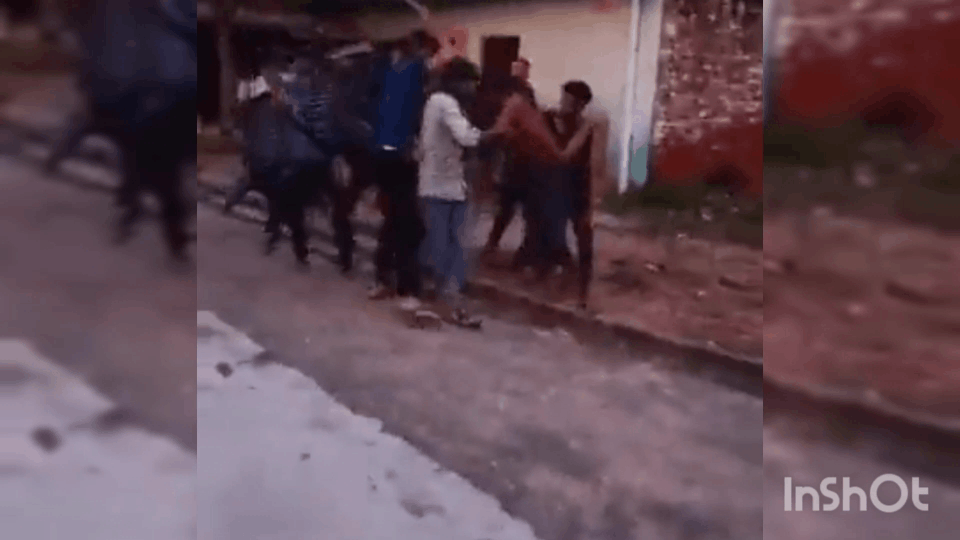 Kanpur News: दो पक्षों में जमकर चले लाठी-डंडे, वायरल हुआ वीडियो