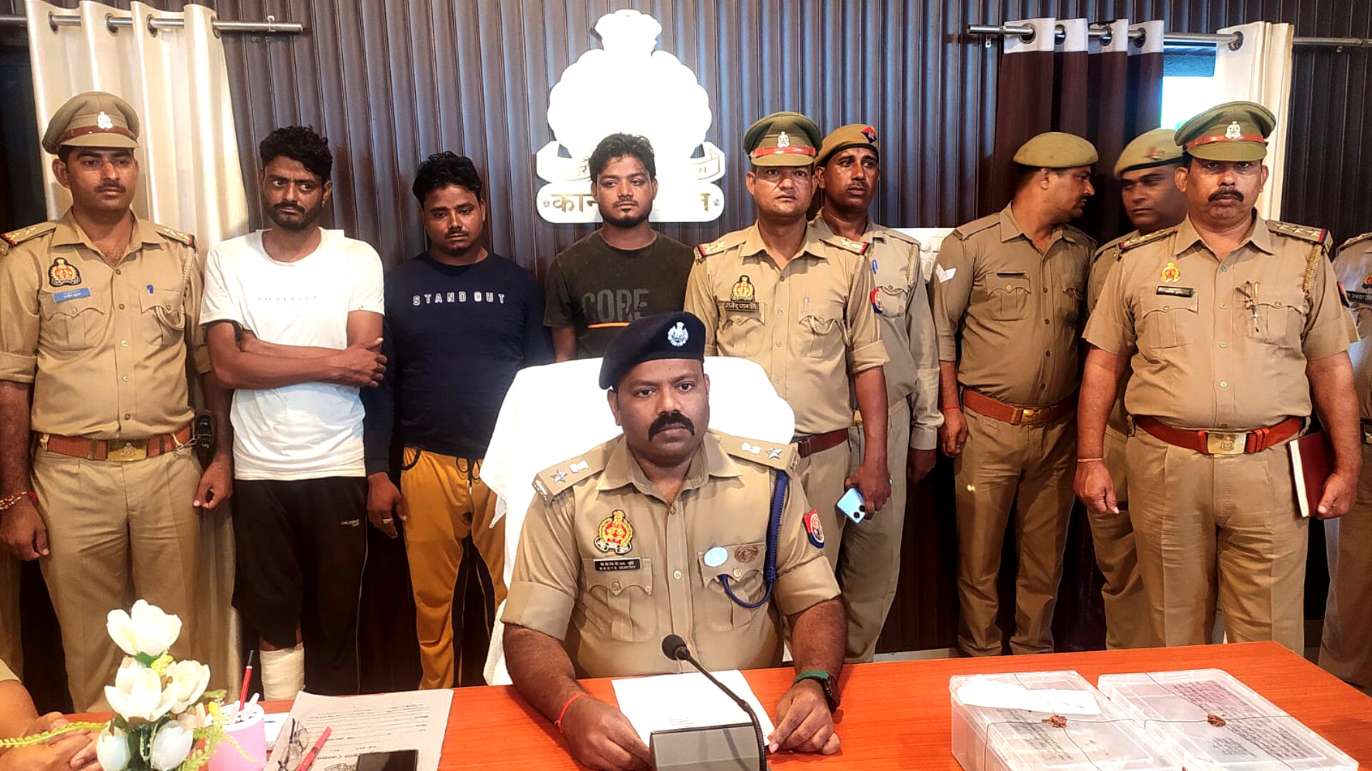Kanpur Dehat:पुलिस मुठभेड़ में 3 गिरफ्तार, डेढ़ कुंटल गौमांस के साथ 7 लाख रुपए हुए बरामद