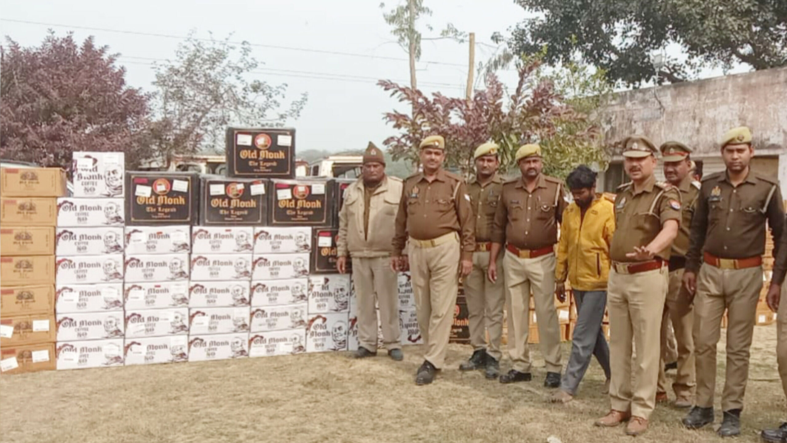 कानपुर देहात पुलिस मिली सफलता,अवैध शराब 301 पेटियां हुई बरामद